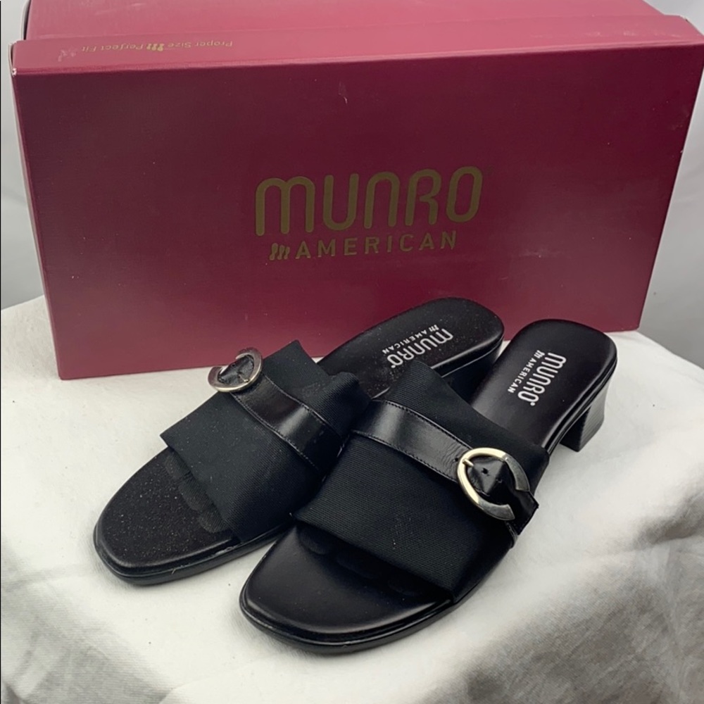 Munro Irene Black Stretch slip on shoe